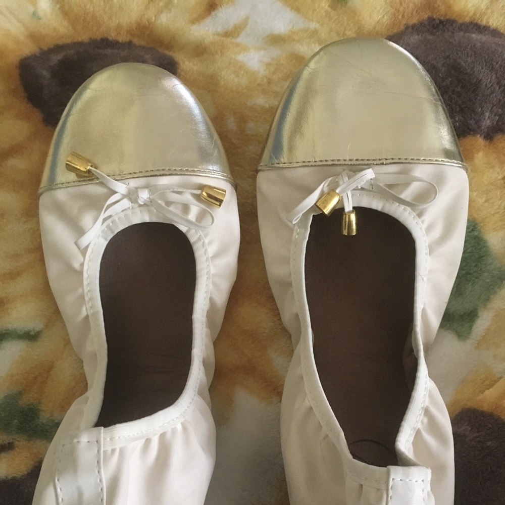 Super cute Talaria flats, size 8. Gently worn, like new. Includes original bag.